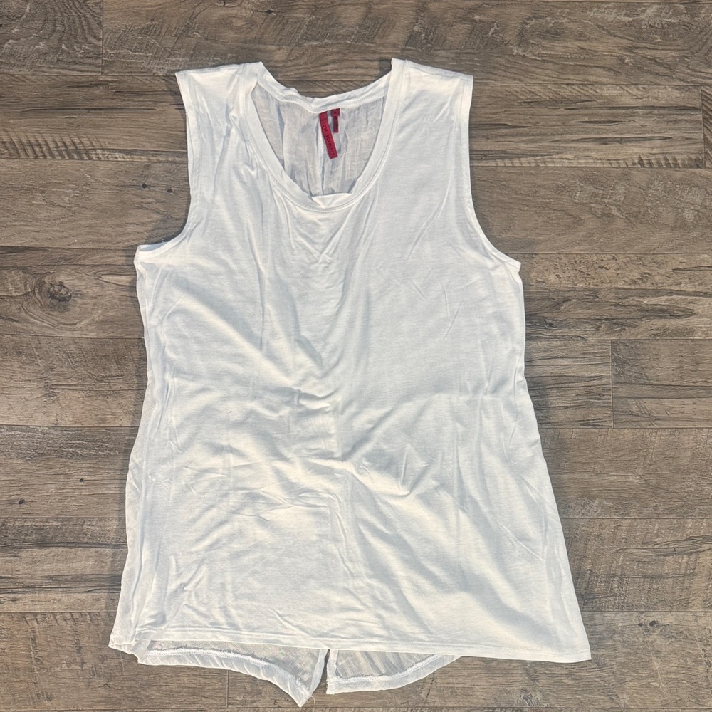 Love Scarlett White Tank Top w/Open Back - Size M